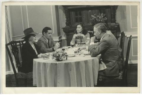 Primera imagen del registro "ALMORZANDO EN EL TRECE"C.JAUREGUIBERRY.