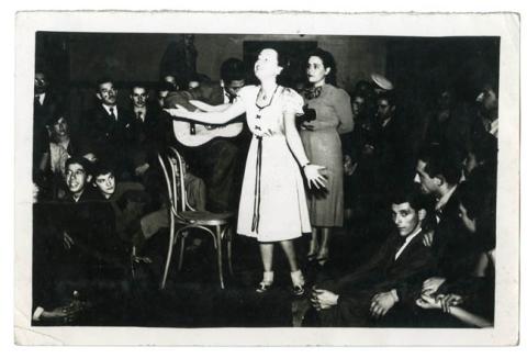 Primera imagen del registro VICKY LAMER CANTA EN PUBLICO;CON 14AÑOS.