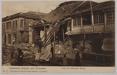 Primera imagen del registro Valparaíso después del terremoto - Casa del Almirante Montt