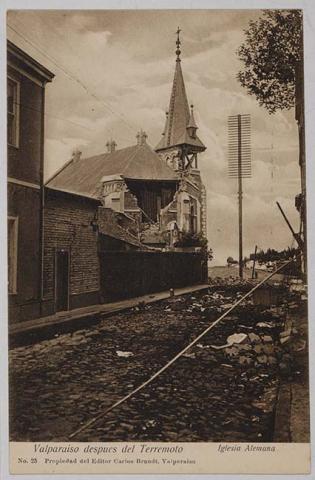 Primera imagen del registro Valparaíso después del terremoto - Iglesia Alemana
