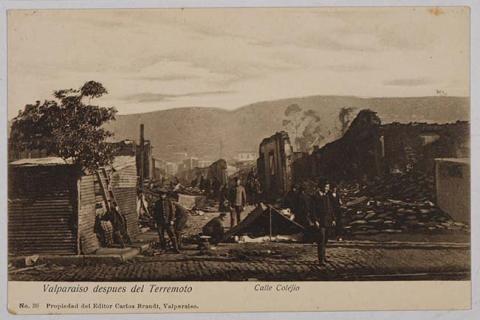 Primera imagen del registro Valparaíso después del terremoto - Calle Coléjio