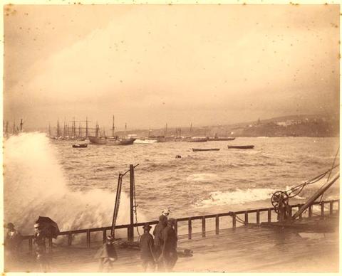 Primera imagen del registro Paisaje marítimo en puerto de Valparaíso