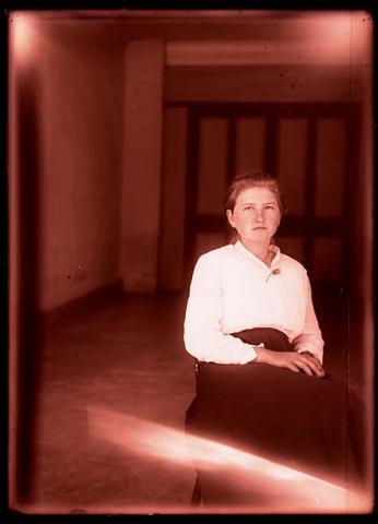 Primera imagen del registro Retrato de mujer sentada
