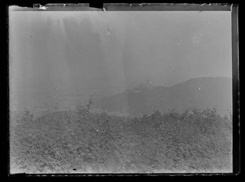 Primera imagen del registro Panorámica de paisaje con castillo