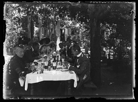 Primera imagen del registro Familia en comedor