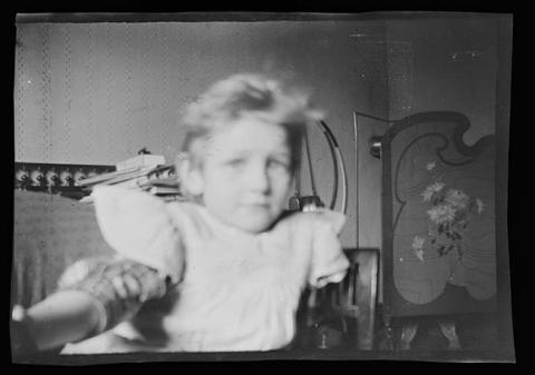 Primera imagen del registro Retrato niña