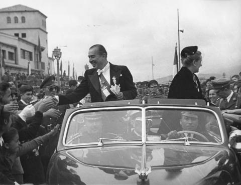 Primera imagen del registro El presidente y la primera dama en la ceremonia de inauguración