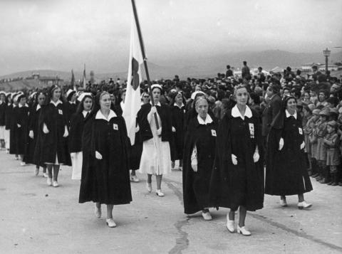 Primera imagen del registro Desfile de la Cruz Roja