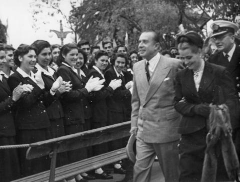 Primera imagen del registro Presidente Gabriel González Videla junto a su esposa, Rosa Markmann