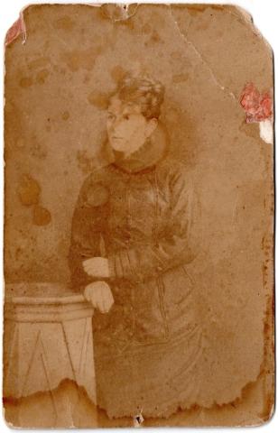 Primera imagen del registro Retrato de Julia Moure Varela
