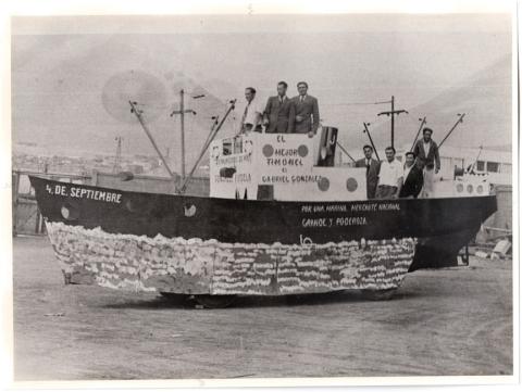 Primera imagen del registro Carro propagandístico del Sindicato de Jornaleros del Mar en apoyo a Gabriel González Videla