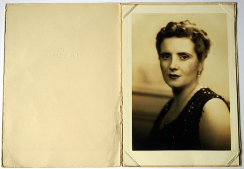 Primera imagen del registro Retrato de Rosa Markmann Reijer
