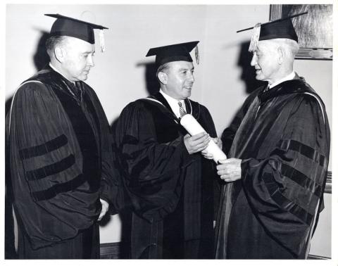 Primera imagen del registro Presidente González Videla recibe el título de Doctor Honoris Causa de la Universidad de Columbia
