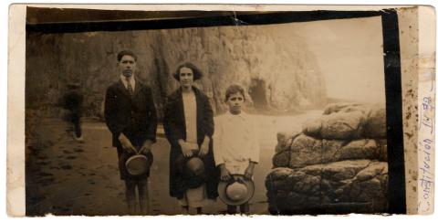 Primera imagen del registro Retrato familiar en Constitución