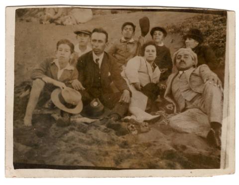 Primera imagen del registro Retrato grupal en Constitución