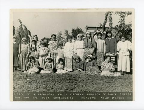 Primera imagen del registro Fiesta de la primavera en la Escuela Pública de Punta Cortés, 1970