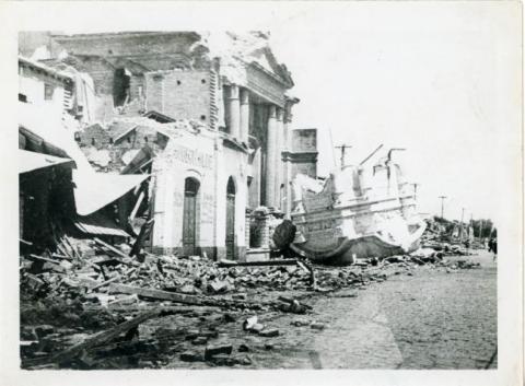 Primera imagen del registro Terremoto de Chillán, la antigua catedral, 1939