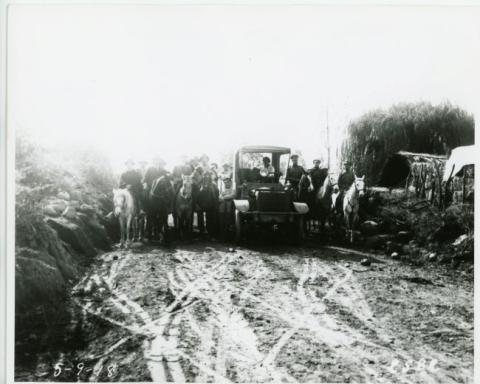Primera imagen del registro Escena en camino rural, 1918