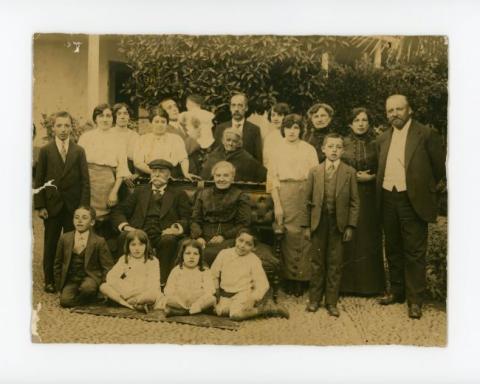 Primera imagen del registro Retrato de familia II